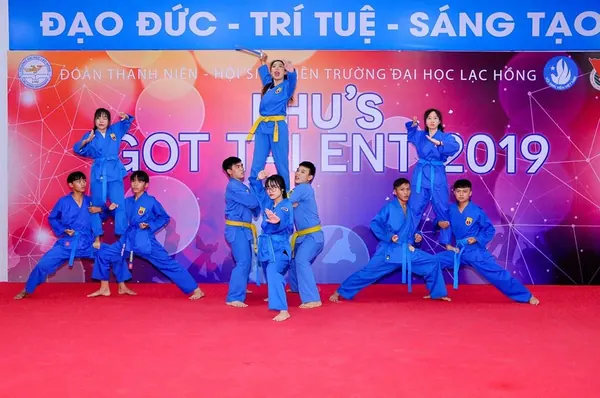 Câu lạc bộ Võ thuật biểu diễn